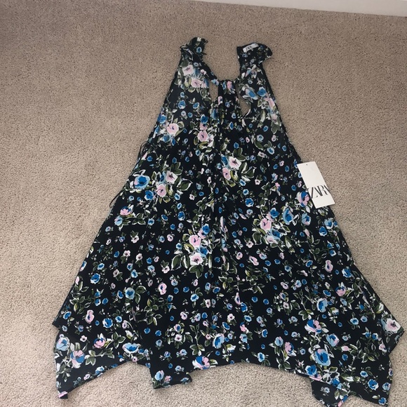 NWT Zara Printed halter top - Picture 4 of 6